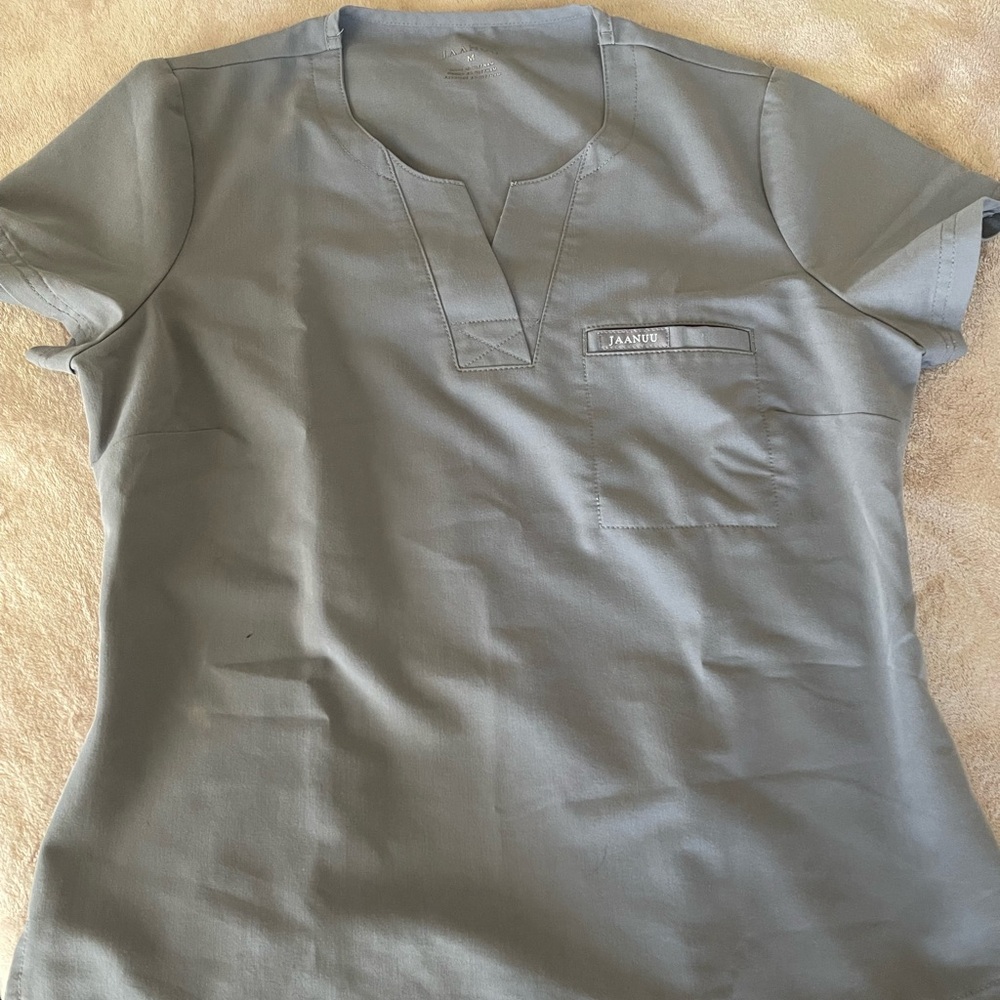 Jaanuu gray scrub top, chest pocket